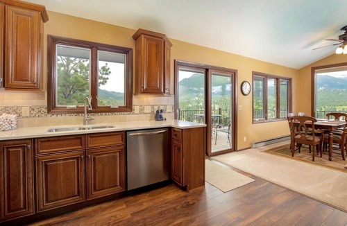 Windcliff Estates House | Kintzle Family Vacation At Windcliff 4 Bedroom Home by RedAwning