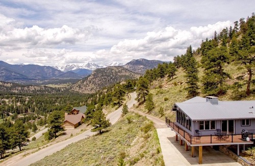 Windcliff Estates House | Kintzle Family Vacation At Windcliff 4 Bedroom Home by RedAwning