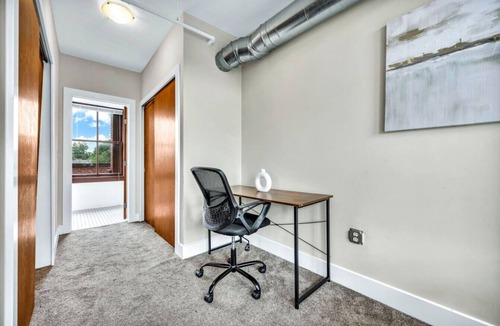Tremont Apartment | La Casa de Cathedral | W/Pool Table