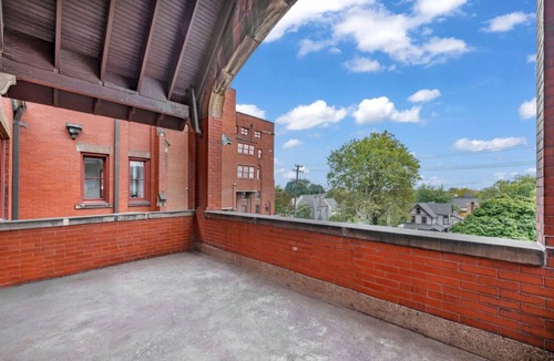 Tremont Apartment | La Casa de Cathedral | W/Pool Table