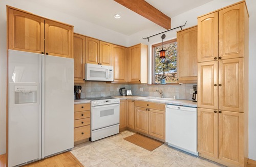 Missouri Heights House | La Casita | Sleeps 6, Mtn Views, 2 Fireplaces!