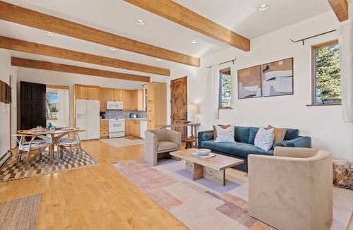 Missouri Heights House | La Casita | Sleeps 6, Mtn Views, 2 Fireplaces!