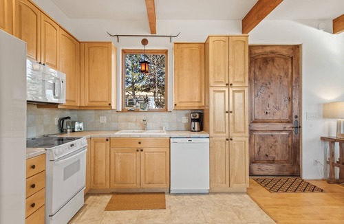 Missouri Heights House | La Casita | Sleeps 6, Mtn Views, 2 Fireplaces!