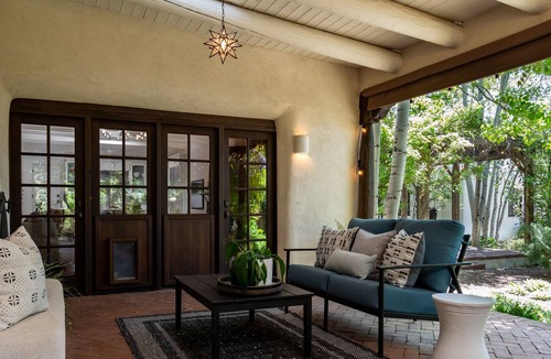Historic Eastside House | La Joya Escondida, Deck, Views, WIFI, Grill