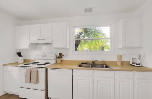 East Mesa House | La Mesa Retreat SB - 4-Bed Home Near The Beach