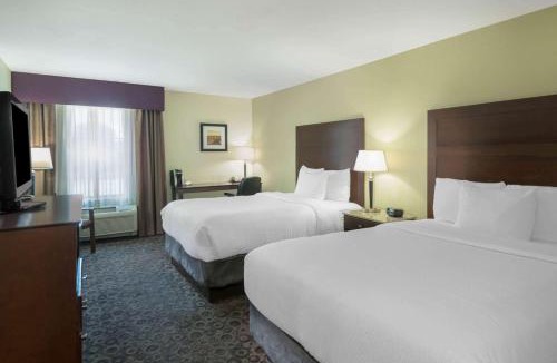 Paradise Hotel | La Quinta by Wyndham Las Vegas Airport South