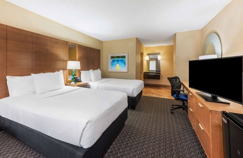 Imperial Point Hotel | La Quinta by Wyndham Fort Lauderdale Pompano Beach