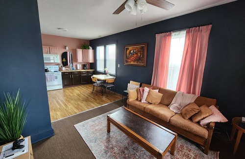 Little Italy Apartment | La rapsodia in blu della Little Italy *family run*