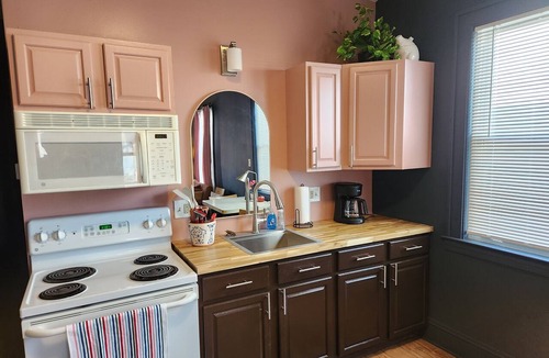 Little Italy Apartment | La rapsodia in blu della Little Italy *family run*