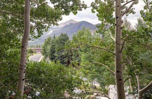 Frisco Apartment | Lagoon Royal Townhome: Mountain Views Meet Modern Comforts
