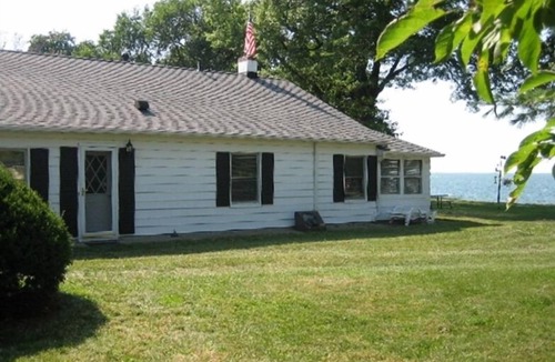 Vermilion Cottage | Lake Front Lake Erie