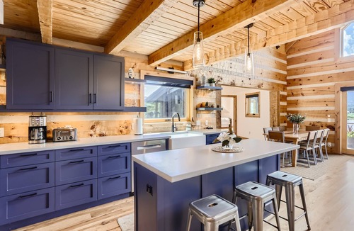 Estes Park House | Lake Front! Mtn/Lake Views,HotTub,Gas FirePit,Walking Trail to town & shopping
