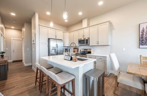 Centerra House | Lake Front| Perfect MidTerm|Family Friendly Luxury