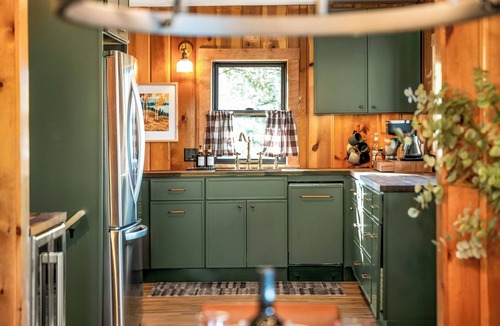 Granby Cabin | Lake Granby Lakefront Cabin - Near RMNP - Hot Tub - Ski - Hike - Boating