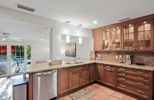Lake Ida Shores House | Lake Ida Oasis | Hot Tub & Tiki Bar