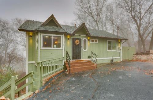 Crestline House | Lake, Trails & Slopes! Family Cottage in Crestline