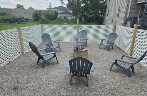 Lorain House | Lakefront Gem - Free Boat Launch: 2BR Paradise - Walk to Beach & Fish Lake Erie!