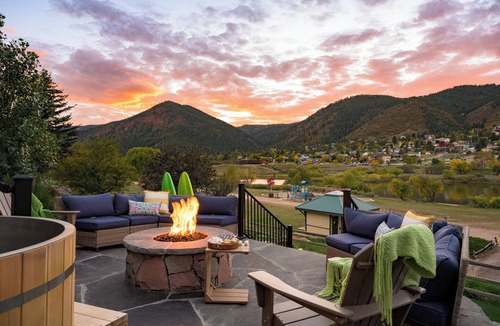 Palmer Lake House | Lakefront Luxury Retreat! Amazing Views+Amenities! Enjoy 'The Palmer Lake House'