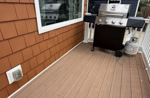 Geneva-on-the-Lake House | Lakefront Pet Friendly Home by Winery And Beach