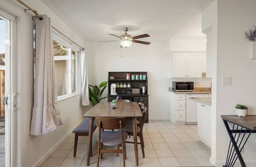 East San Mateo Apartment | Lakefront Retreat WaterViews 3BR 1.5BA