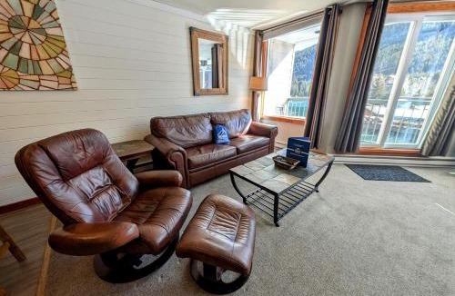 Lakeside Village House | Lakeside 1485 by SummitCove Lodging in Colorado