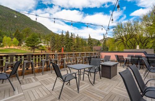 Green Mountain Falls Apartment | Lakeside Loft! Town Center Gem Near Gazebo Lake