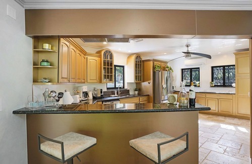 Lazy Lake House | LakeView Gem 2Houses, Stunning Pool, Near Beach! Kayak/Pond/Spa -Fort Lauderdale
