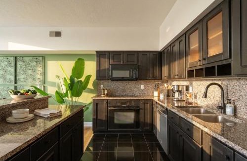 Ohio City Apartment | Lakeview Penthouse Modern Rooftop Parking