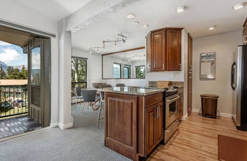 Dillon Condo | Lakeview | Walkable Hot Tub Close to Resorts!