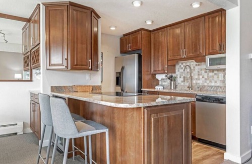 Dillon Condo | Lakeview | Walkable Hot Tub Close to Resorts!