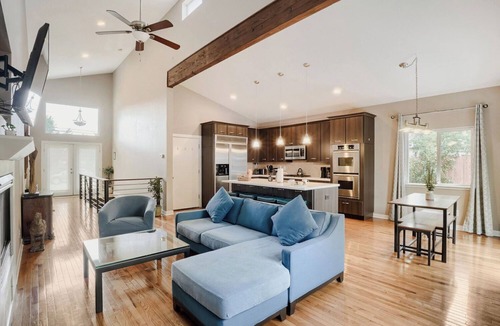 Lakewood House | Lakewood Retreat Near Belmar