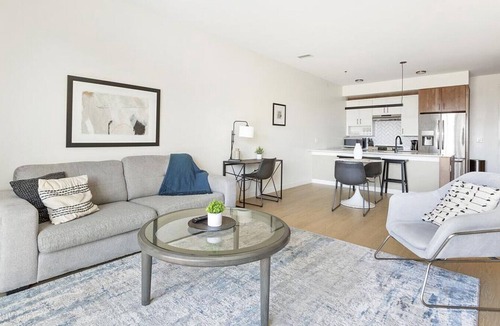 Little Italy Apartment | Landing at Baricelli - 1 Bedroom in University Circle