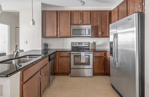 Lone Tree Apartment | Landing at Regency RidgeGate - 1 Bedroom in Downtown Lone Tree