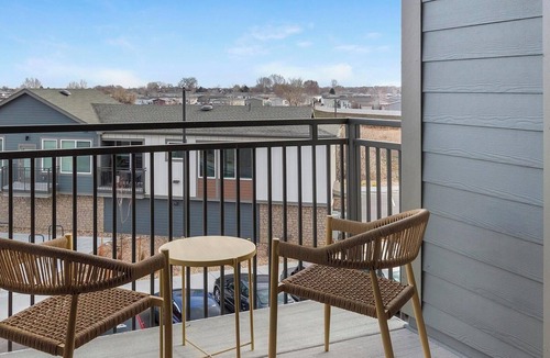 Firestone Apartment | Landing | Beautiful 1BD, Gym, Clubhouse