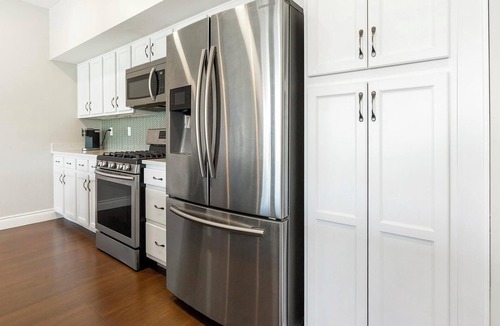 Little Italy Apartment | Landing | Beautiful 2BD, Gym