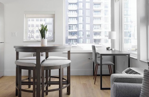 Cherry Creek Apartment | Landing | Beautiful Studio, Clubhouse