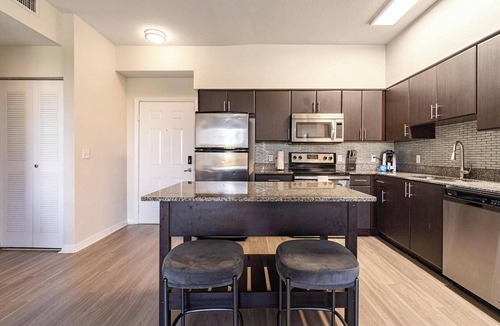 Miramar Apartment | Landing | Chic 2BD, Gym, Clubhouse