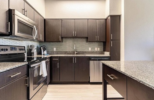 Miramar Apartment | Landing | Chic 2BD, Gym, Clubhouse