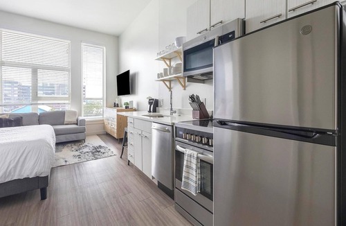 River North Art District Apartment | Landing | Incredible Studio, Clubhouse, Gym