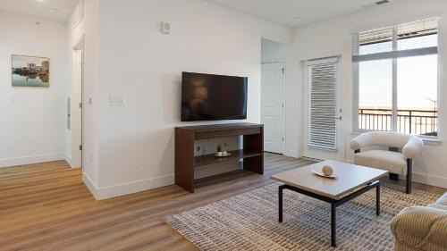 Firestone Apartment | Landing Modern 2BD Gym Clubhouse