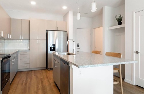 Northgate Apartment | Landing | Spectacular 1BD, Pool, Gym