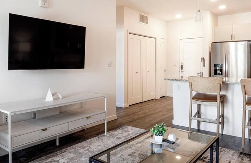 Northgate Apartment | Landing | Spectacular 1BD, Gym, Pool