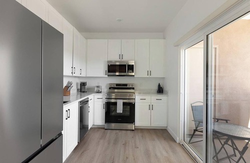 Las Vegas Apartment | Landing | Spectacular Studio, Gym, Clubhouse