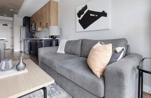 Englewood Apartment | Landing | Spectacular 1BD, Rooftop Lounge, Gym
