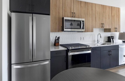 Englewood Apartment | Landing | Spectacular 1BD, Rooftop Lounge, Gym