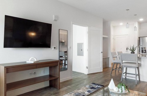 Northgate Apartment | Landing | Stunning 1BD, Gym, Pool