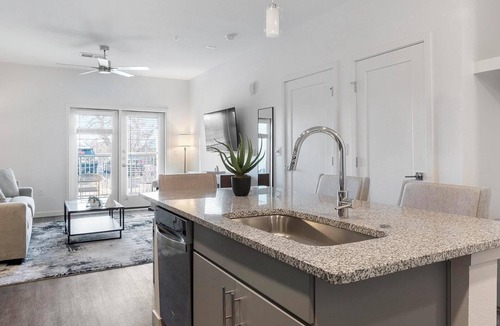 Northgate Apartment | Landing | Stunning 1BD, Gym, Pool