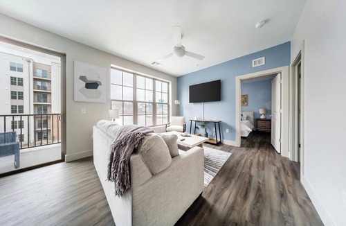 Tremont Apartment | Landing | Stunning 1BD, Courtyard, Gym