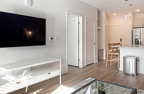 Northgate Apartment | Landing | Stylish 1BD, Pool, Gym