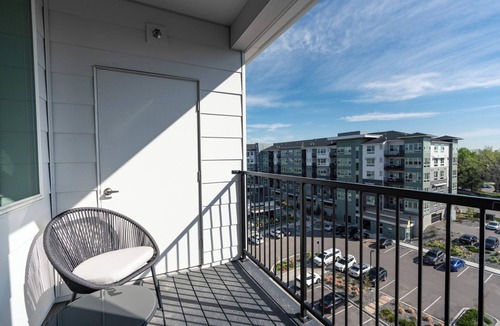 Indian Creek Apartment | Landing | Stylish 1BD, Clubhouse, Gym